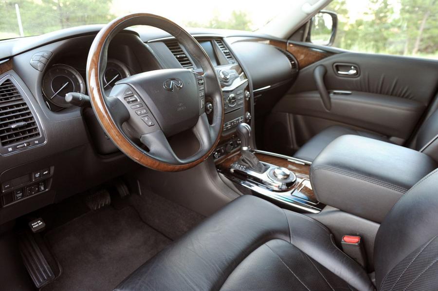  Infiniti QX56 2012 года  (фото 40 из 64)